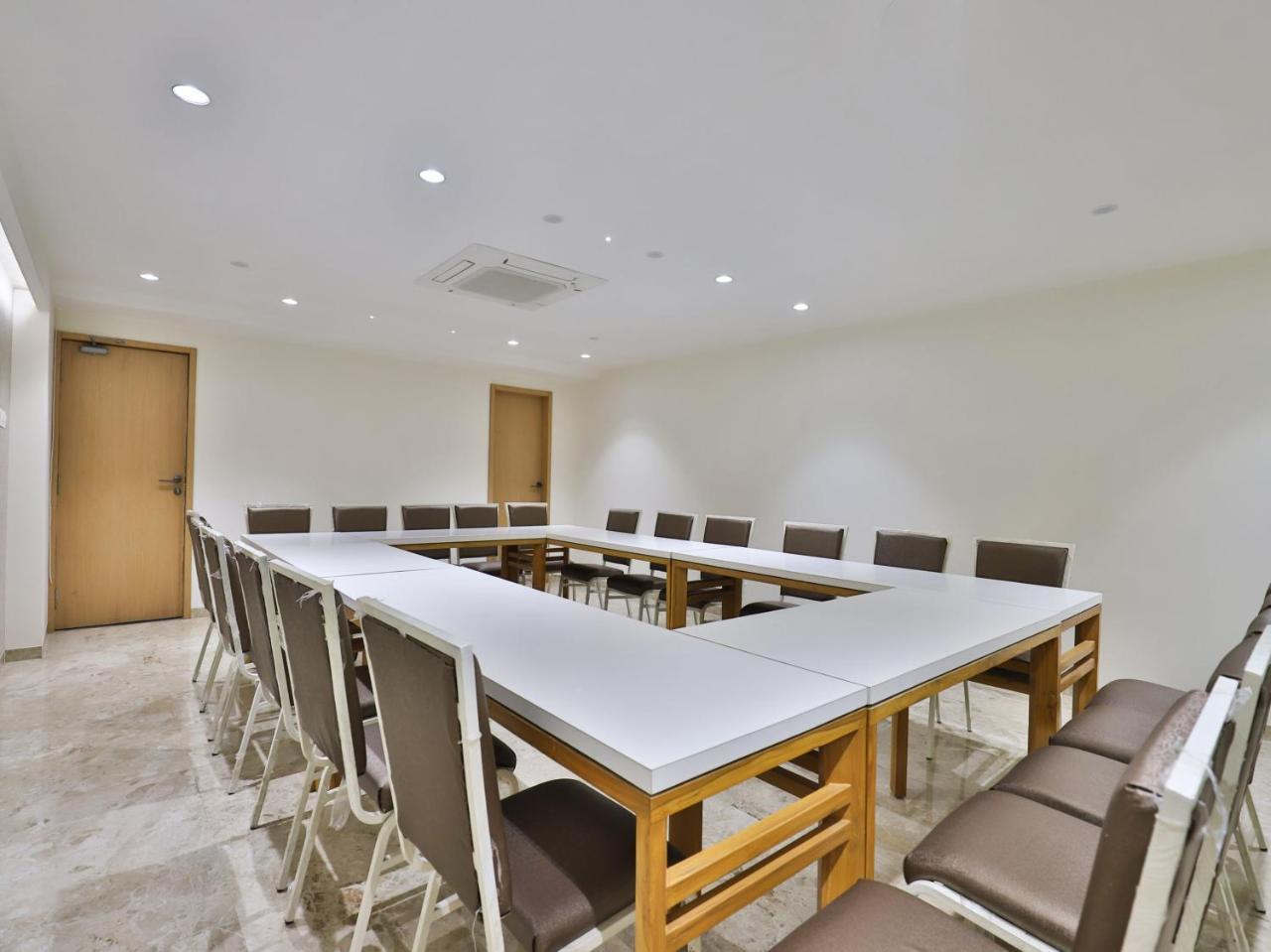 Oyo 4161 Hotel Shailly Inn Αχμπανταμπάντ Εξωτερικό φωτογραφία